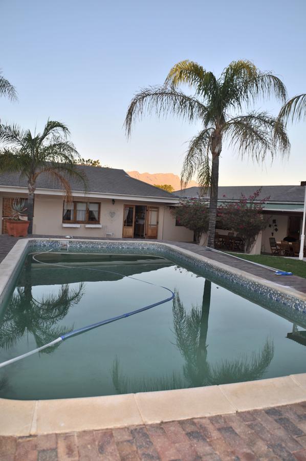 Clan Court Guesthouse Clanwilliam Exteriör bild